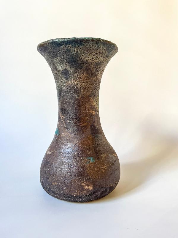 curvy noir vase