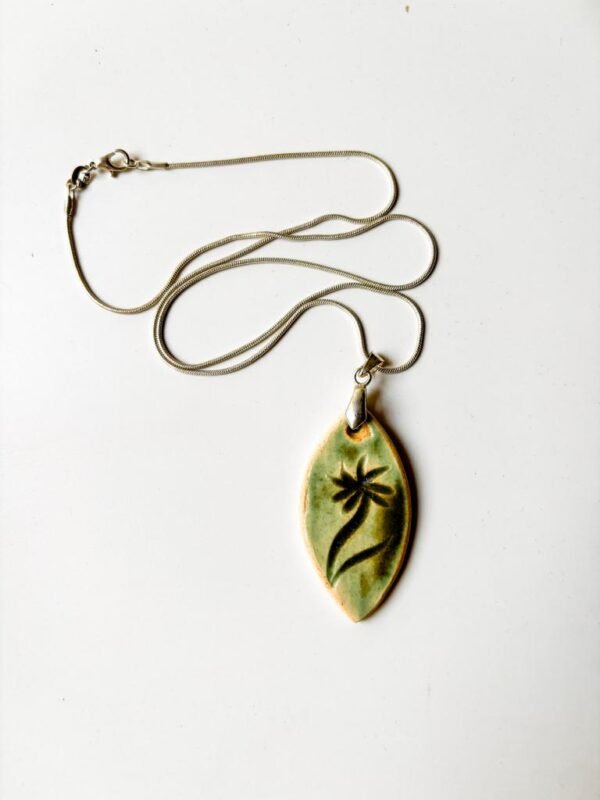 Green Flower Ceramic Pendant Necklace